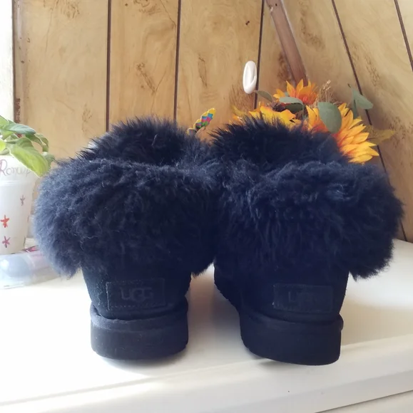 UGG Black Winter Boots with Fur Trim - Picture 2 of 5